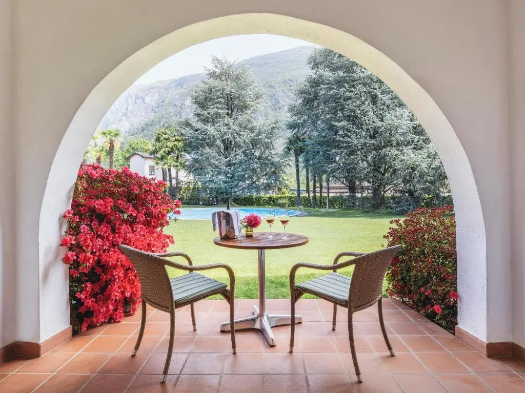 Hotel Garni Elena, Pool & Garden