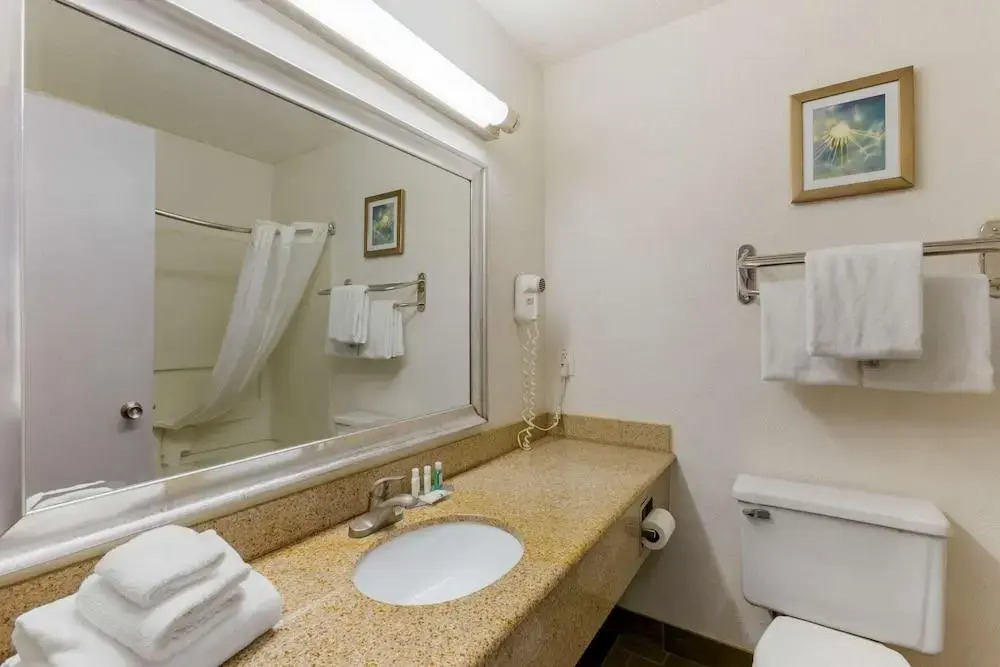 Quality Inn & Suites North