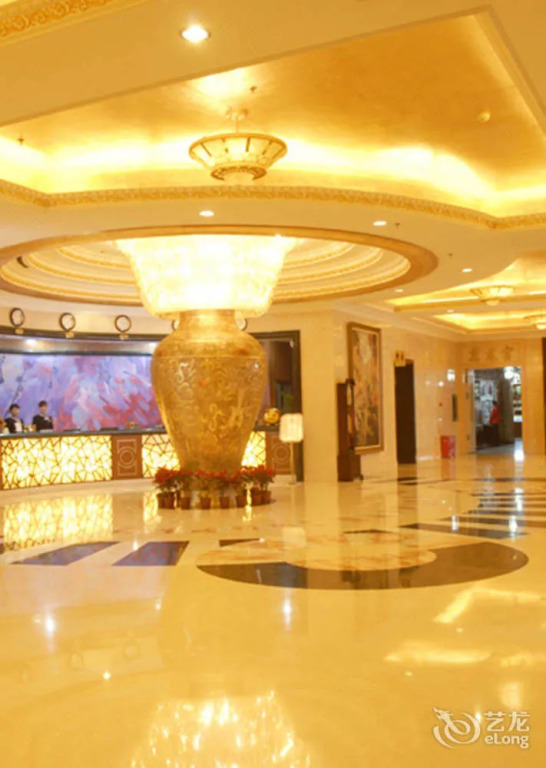 Royal Palace Hotel