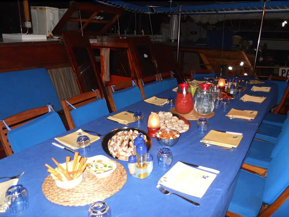 Boat and Breakfast - Mybubu