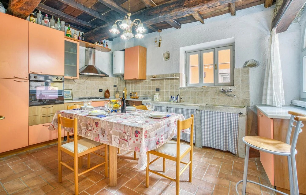 Amazing Home in Bedizzano With 2 Bedrooms and Wifi