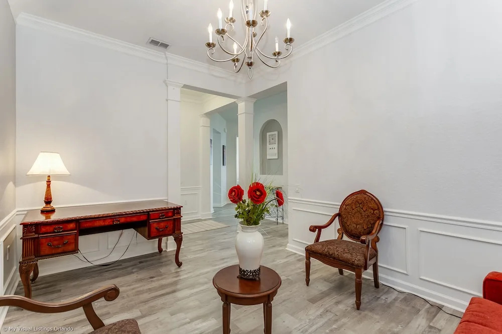 A Perfect Home for Your Family or Business! Just Steps From Convention Center 3br/3b #3vc024