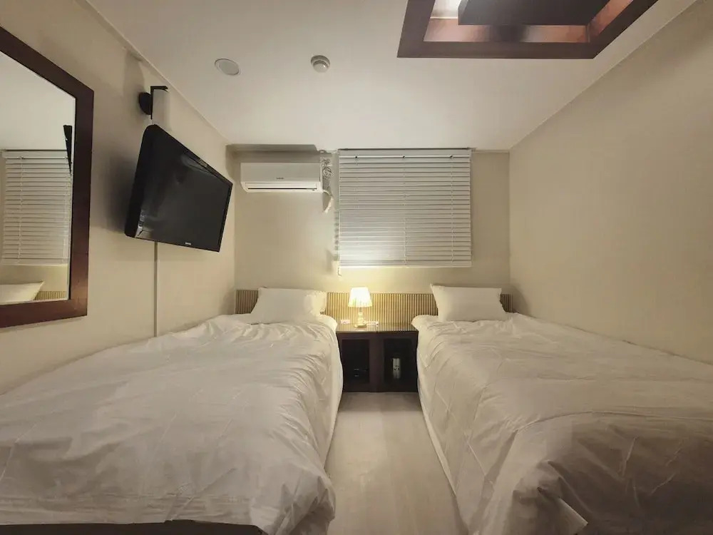 AnOn hostel