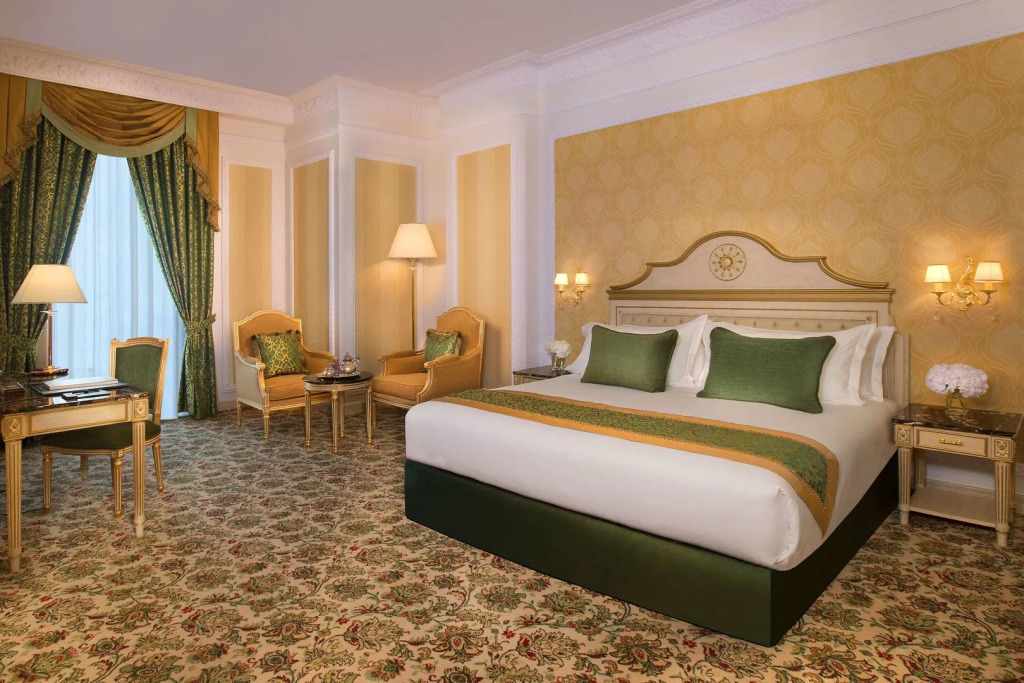 Royal Rose Hotel Abu Dhabi, Curio Collection by Hilton