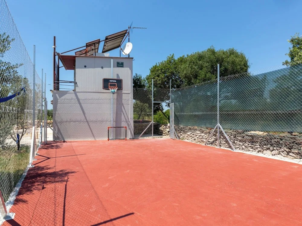 Charming Holiday Home With Pool, Jacuzzi and Privacy in the Middle of an Olive Grove