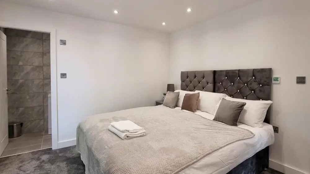 Lovely Modernist 4 Bed House