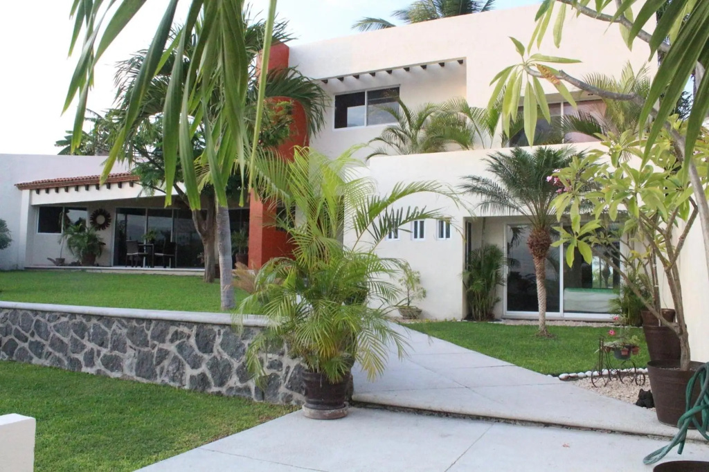 Casa Flor de Mayo
