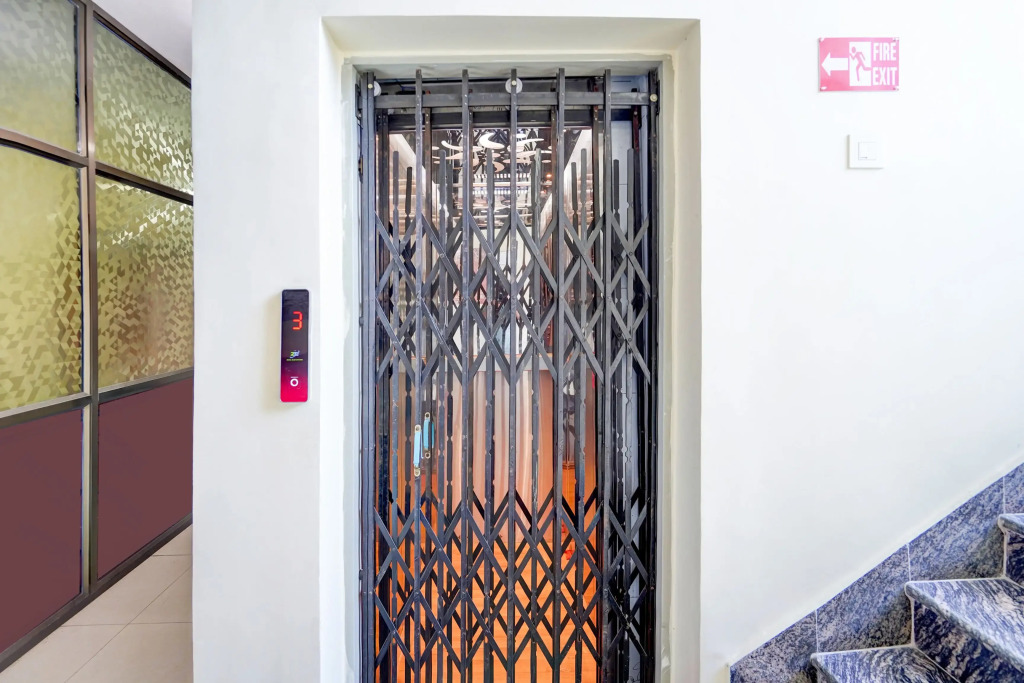 Hotel O BLW Kakarmatta Near Banaras Junction