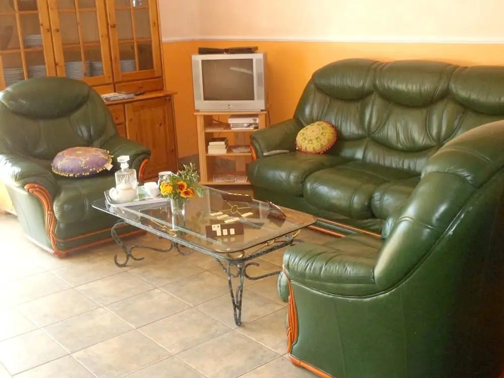 House With 5 Bedrooms in Courzieu, With Furnished Garden and Wifi