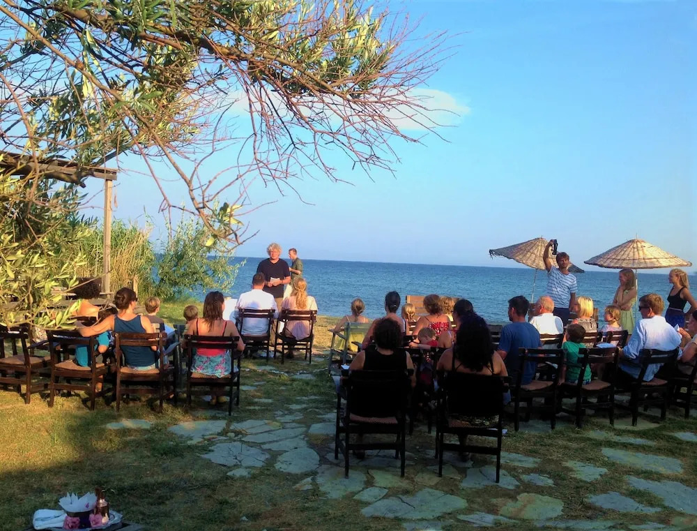 Hotel Oiki Beach Camp