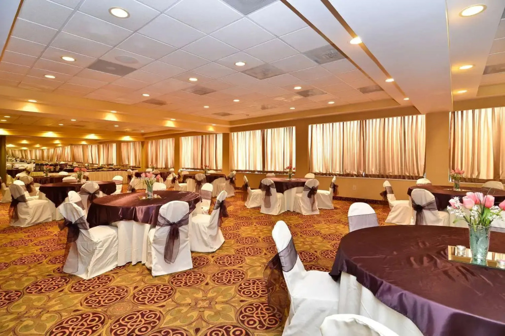 Holiday Inn Express & Suites Washington DC - NoMA by IHG