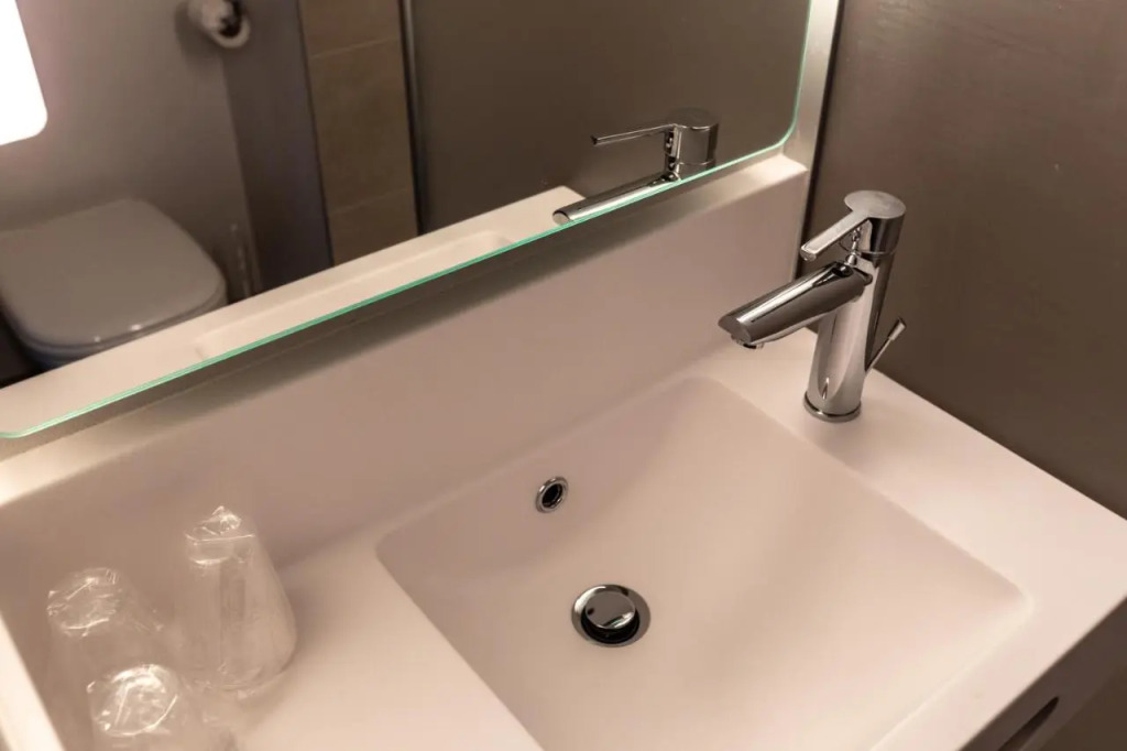 B&B HOTEL Troyes Magasins dusine