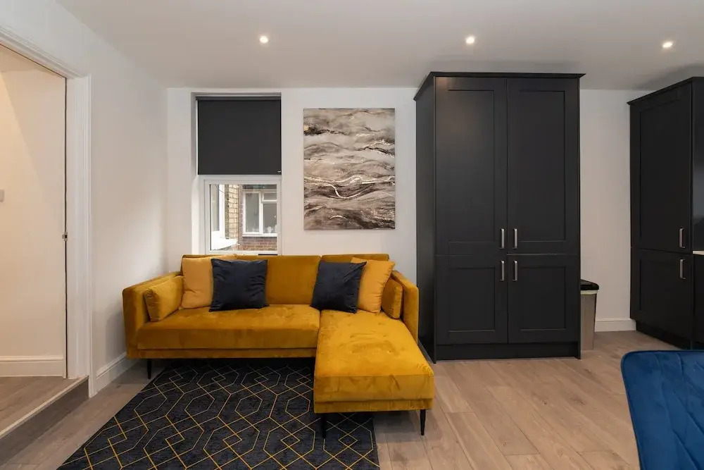 Woodside Park 3 Bedroom Apartments with Parking