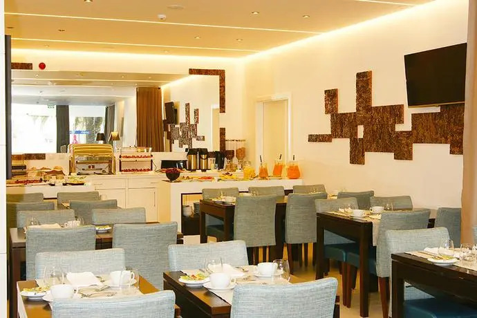 Hotel 33