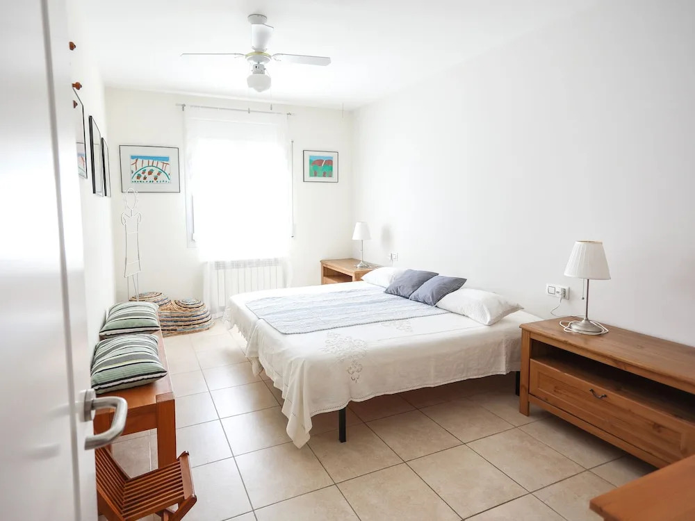 Pleasant Holiday Home in Vilacolum With Shared Swimming Pool