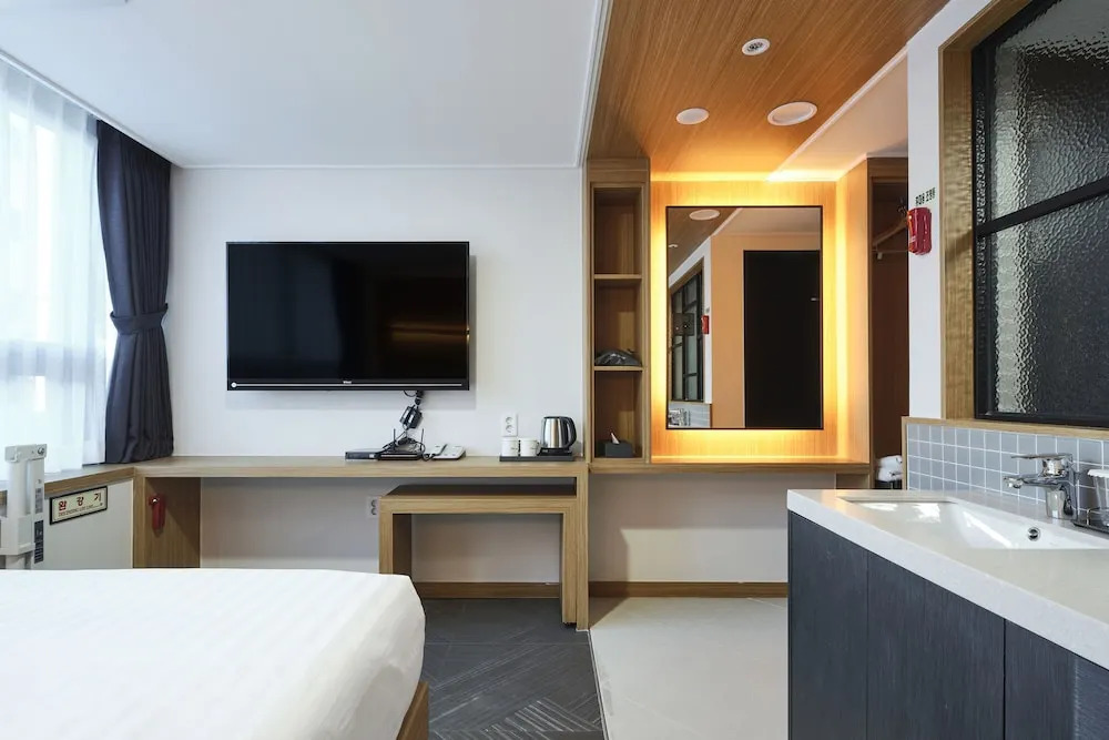S Stay Hotel