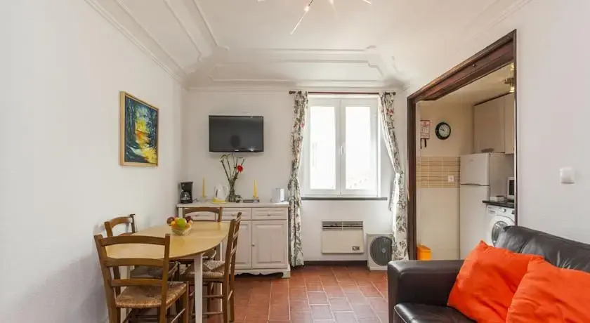 Rooms Location Cascais
