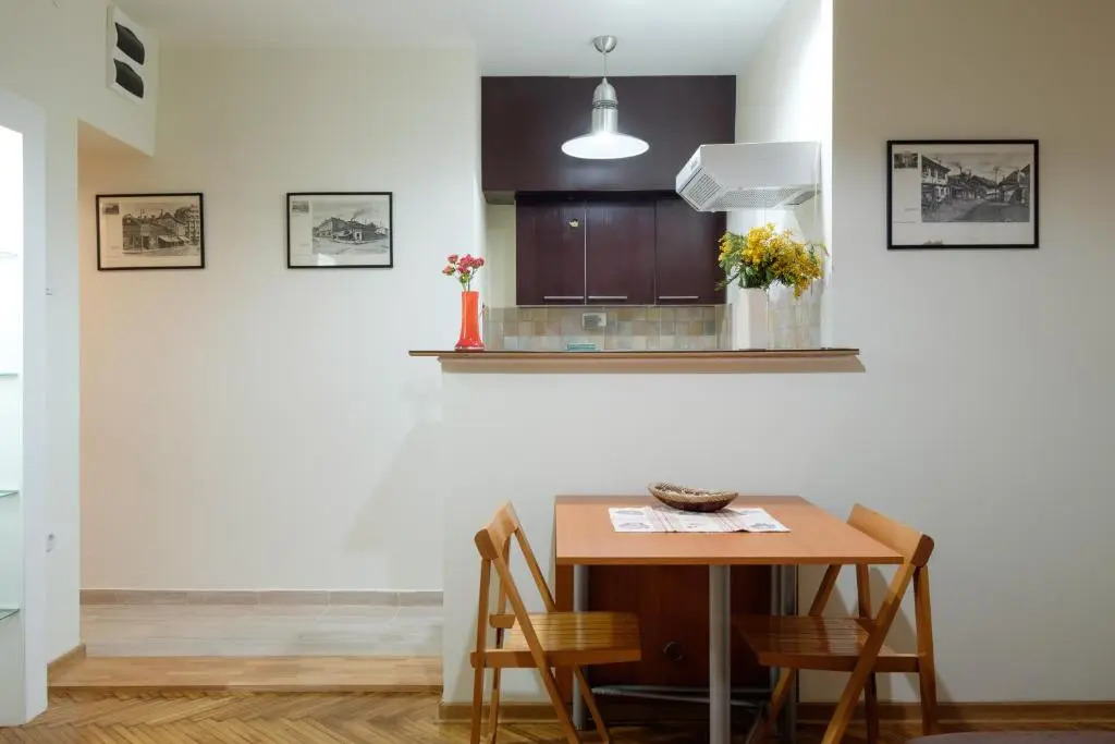 M&M Downtown Apartment