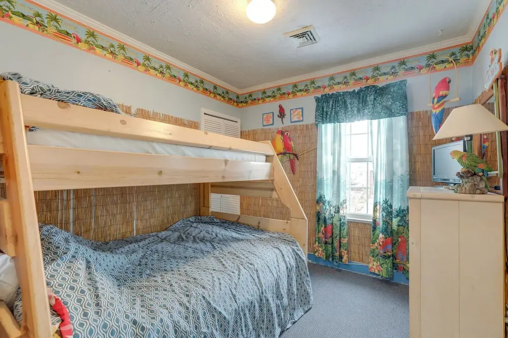 Walk to Beach & Boardwalk: Jersey Shore Cottage!