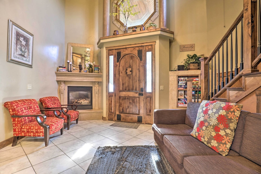 Luxurious Cedar City Getaway: 32 Mi to Brian Head!