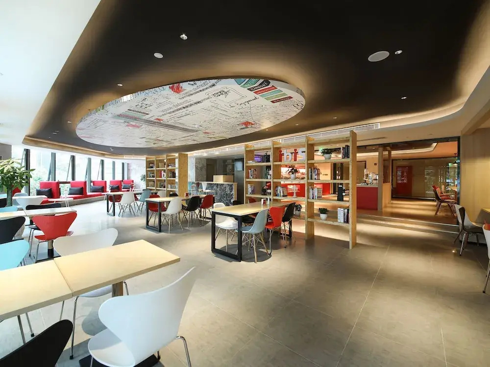 ibis Chengdu West Jingcui Road