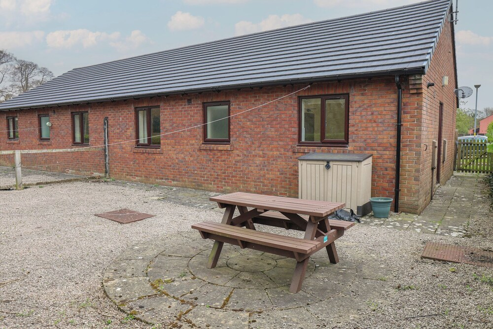 Jubilee Two Bedroom Accessible Bungalow Pet Friendly