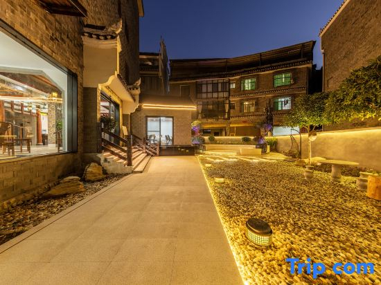 Shiheyuanfang River View Homestay (Fenghuang Tuojiang Yunqiao)