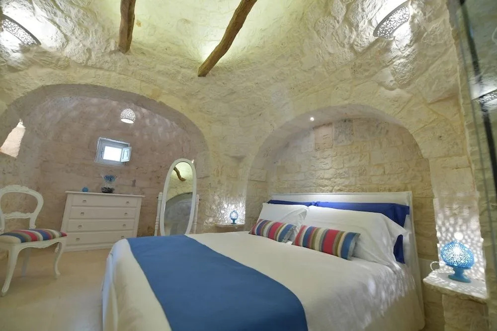 Trulli Santa Croce Luxury Holidays - piscina privata fino a 8 persone