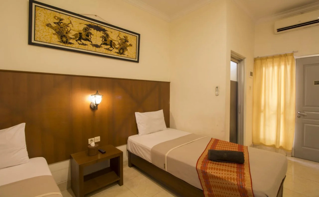 Poncowinatan Hotel