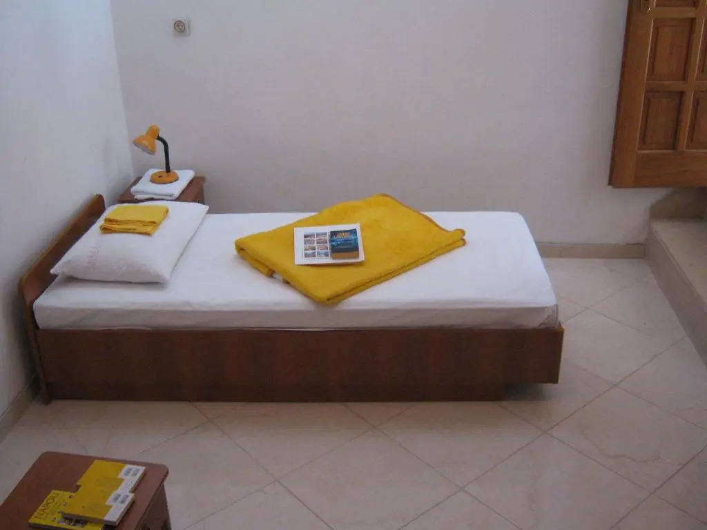 Apartments and Rooms Artemida