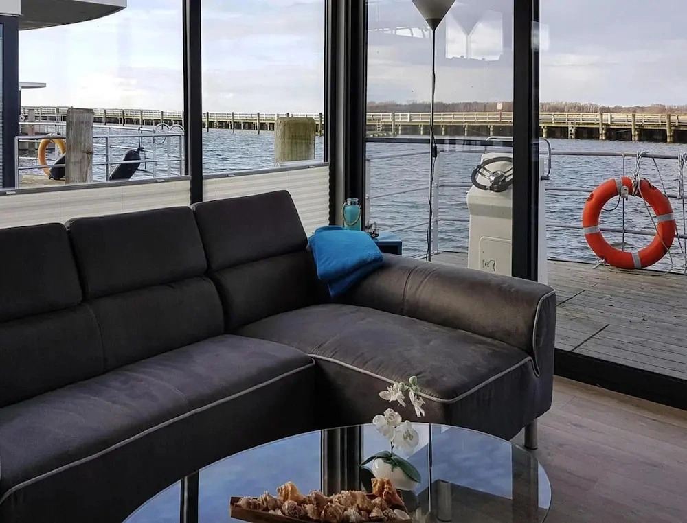 Hausboot Floating House Leni in Ribnitz-damgarten