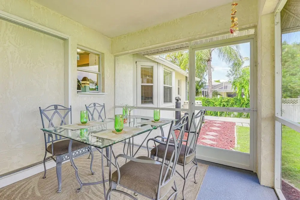 Lakefront Venice Home: 4 Mi to Manasota Key Beach!