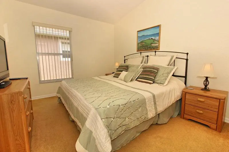 1842 Northampton Drive 4 Bedrooms, 3 Bathrooms