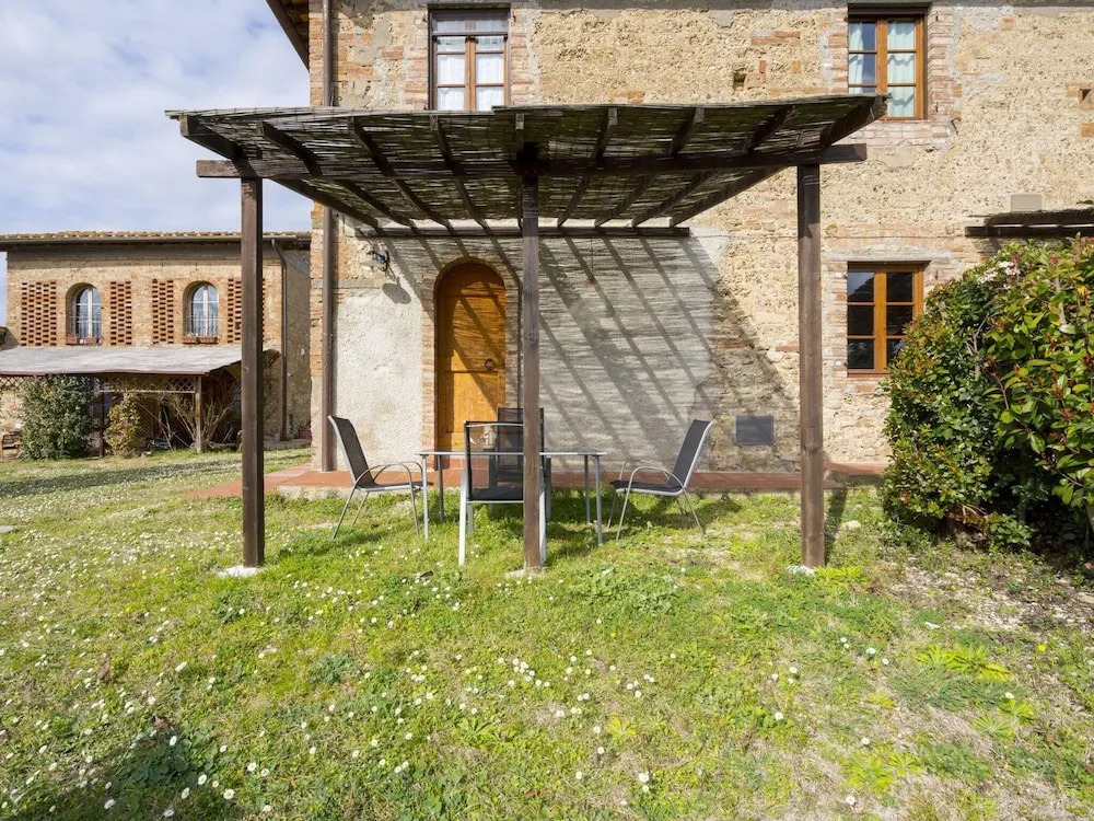 Splendid Villa in Montespertoli With Swimming Pool, Garden