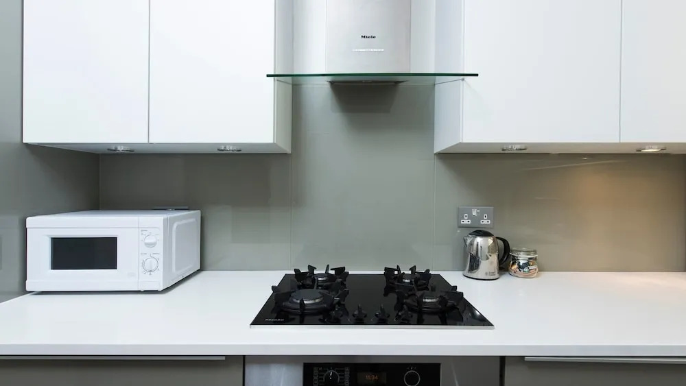 Luxury, Spacious 2BR Apartment in Mayfair