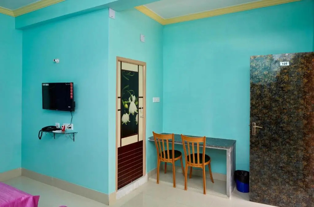 deb Guest House And Banquet hall
