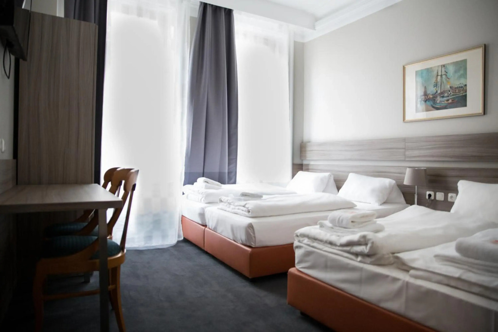 City Hotel - HEEFA OHG
