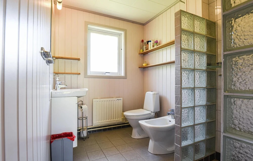 Cozy Home In Vänersborg With Wifi