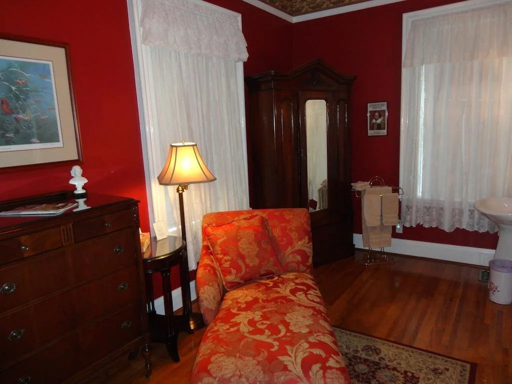 Buckingham House Bed & Breakfast