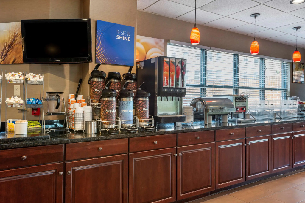 Comfort Suites Bethlehem Near Lehigh University and LVI Airport