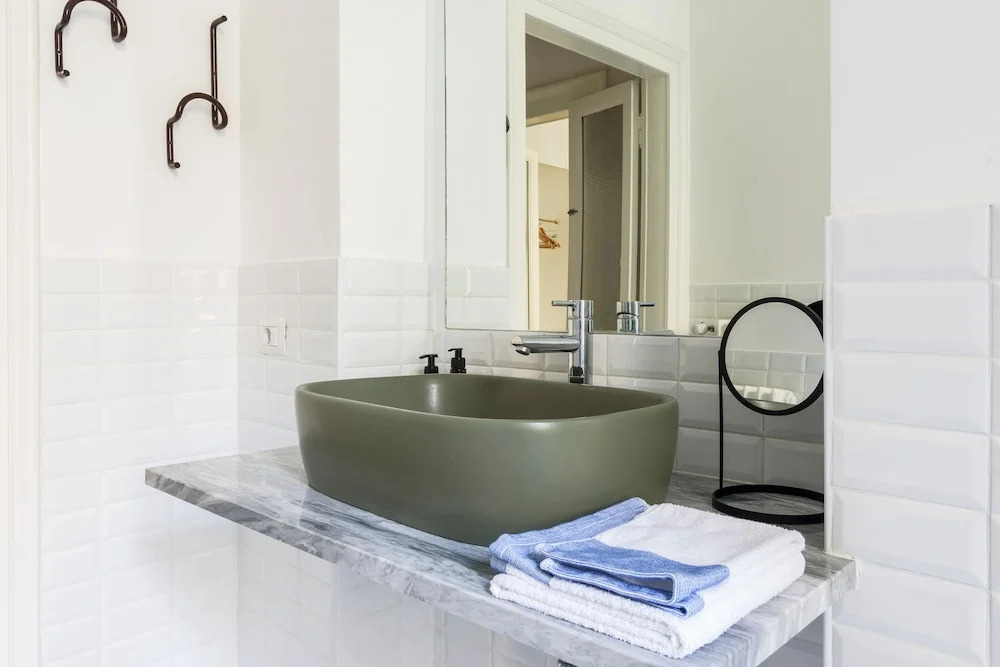 Macchi Master Guest apartment