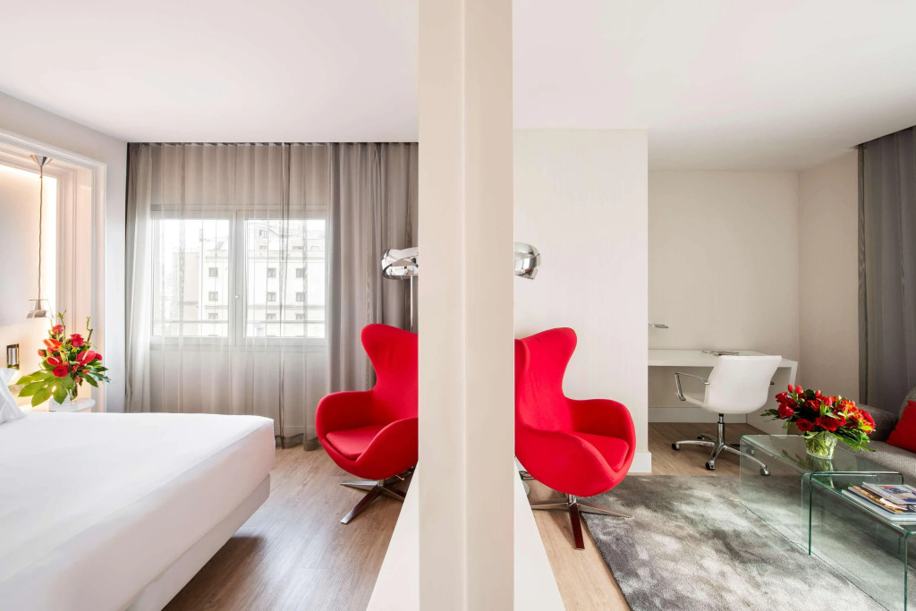 Отель NH Collection Barcelona Gran Calderón