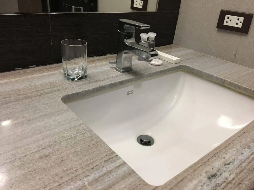 Sunny Bay Suites