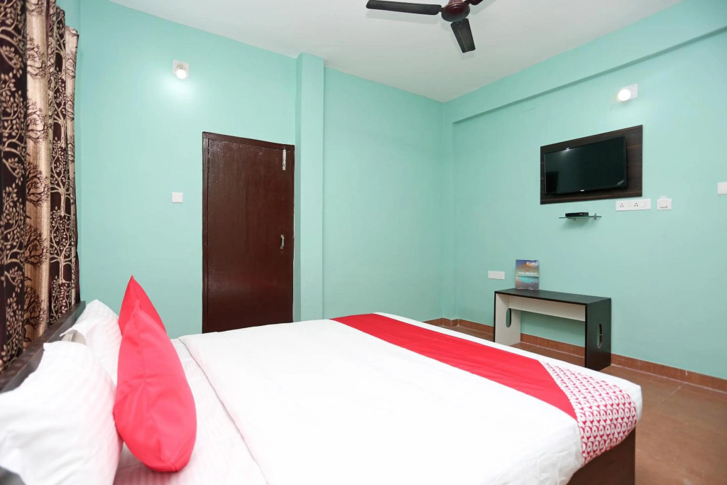 Flagship 17276 The Maple Tree Hotels