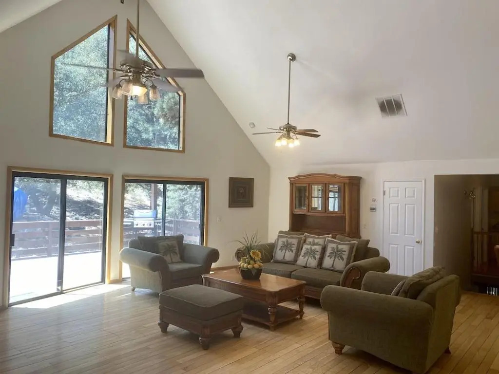Quail Run Cabin 4,000 Sq.Ft Largest & Most Beautiful House On The Mountain