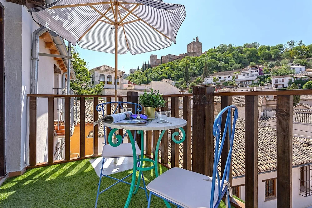 Luxury House in Granada Center Reyes II