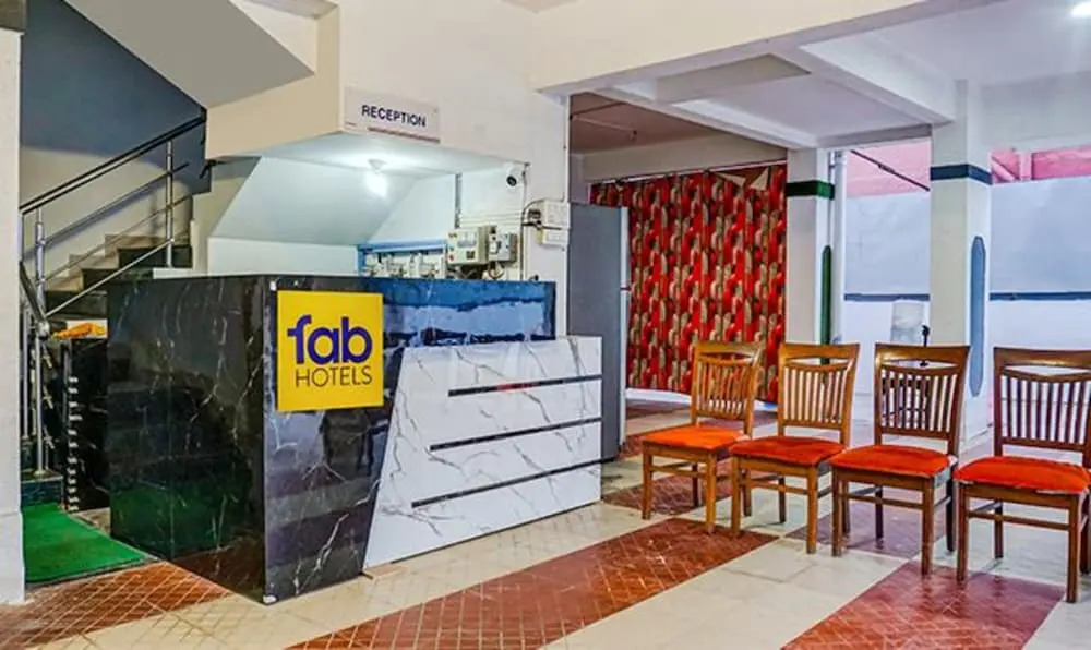 Fabhotel Grandeur