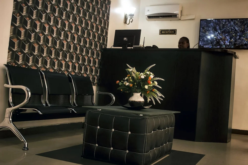 De Revelation Hotel