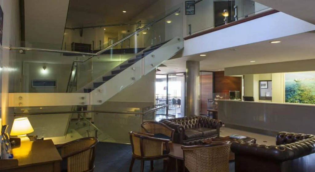 Ocean Centre Hotel