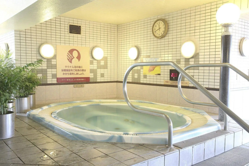 Sauna & Capsule Hotel Rumor Plaza